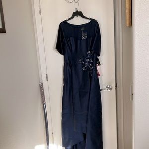 Size 16 Adrianna appellate evening dress. Netting covering front